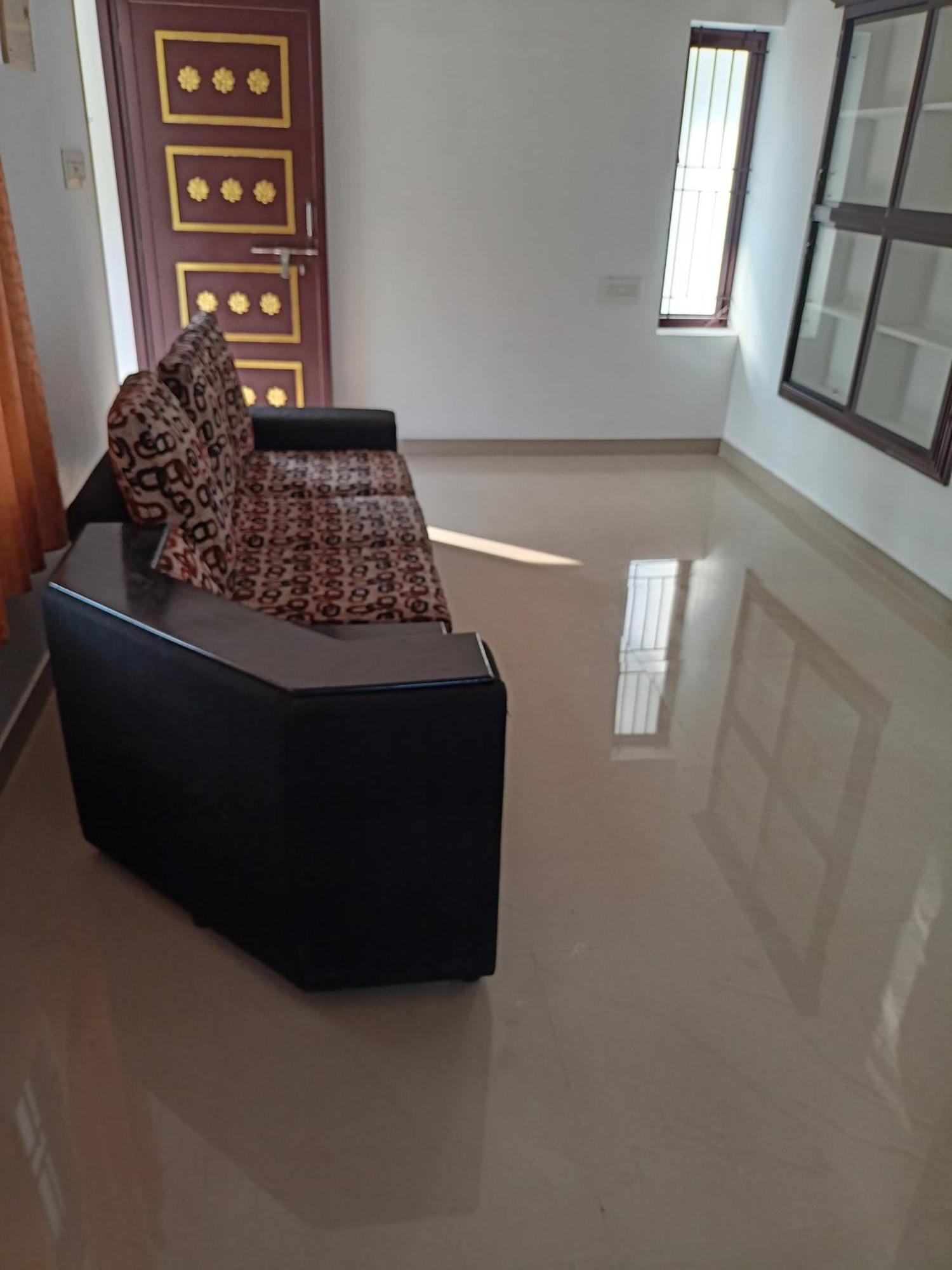 Space Villa Homestay Irimbranallur Luaran gambar
